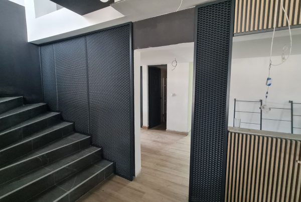 Dekorativni zid od istegnutog metala Copacabana – akustično rešenje u modernom prostoru